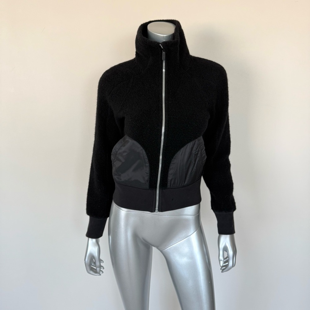 Lululemon Athletica women sherpa jacket size 6